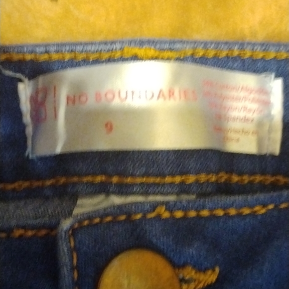 4/$20 Medium wash high waisted No Boundaries skinny jeans-9 - Picture 3 of 6
